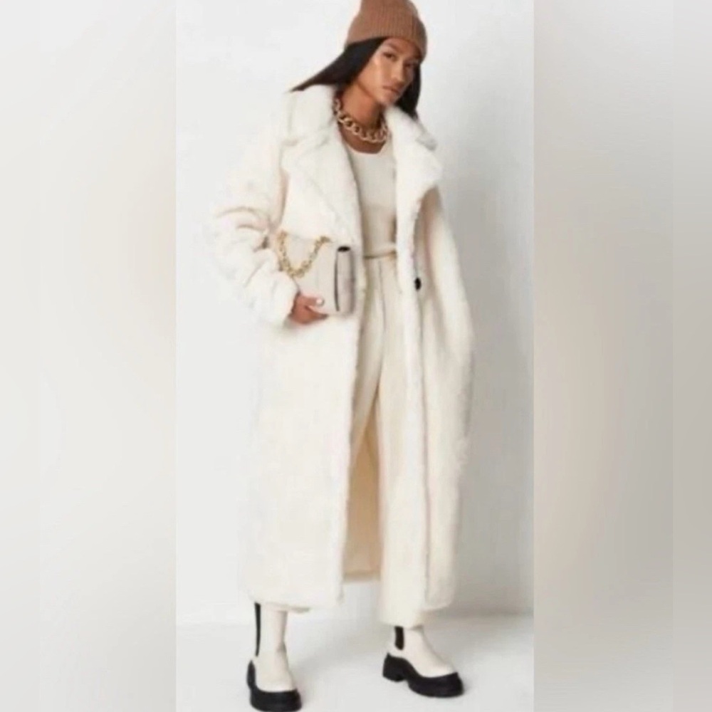 NWT Misguided Seam Detail Borg Teddy Faux Fur Cream Coat